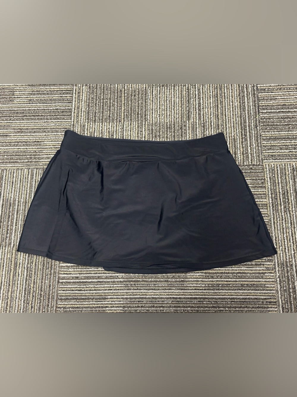 Women’s black swim skirt with bottoms underneath elastic waist large/extra large